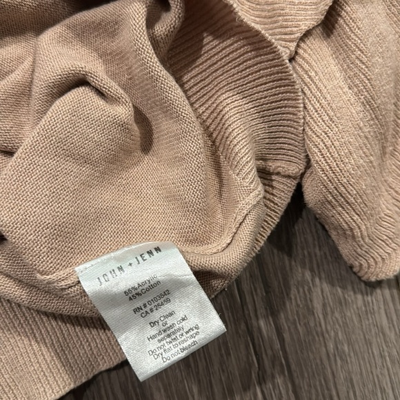 John + Jenn Tiered Ruffle Sleeve Blush sweater XL - Picture 4 of 4